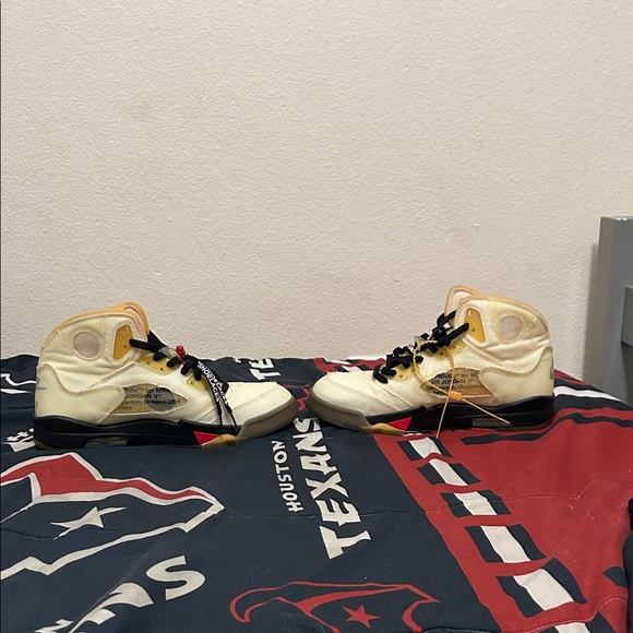 Jordan Sneakers in Cream and Black - Picture 4 of 4